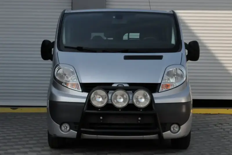 Кенгурятник WT018 Black (нерж.) для Opel Vivaro 2001–2015
