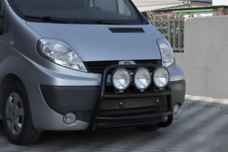 Кенгурятник WT018 Black (нерж.) для Renault Trafic 2001–2015