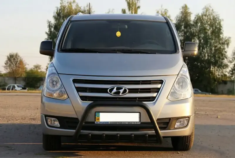 Кенгурятник WT003 Black (нерж) для Hyundai H300, H1, Starex 2008–2020
