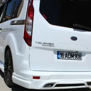 Накладка на задній бампер (під фарбування) для Ford Connect 2014–2021