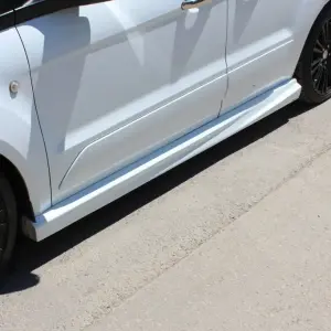Бокові пороги (під фарбування) для Ford Connect 2014–2021