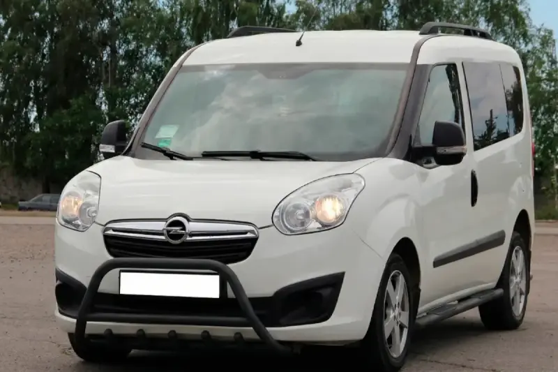 Кенгурятник WT003 Black (нерж) для Opel Combo 2012–2018