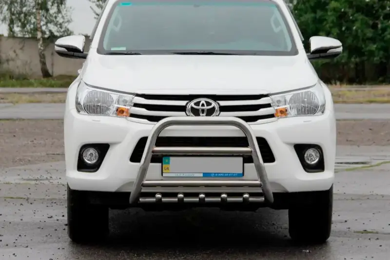 Кенгурятник QT006 (нерж.) для Toyota Hilux 2015–