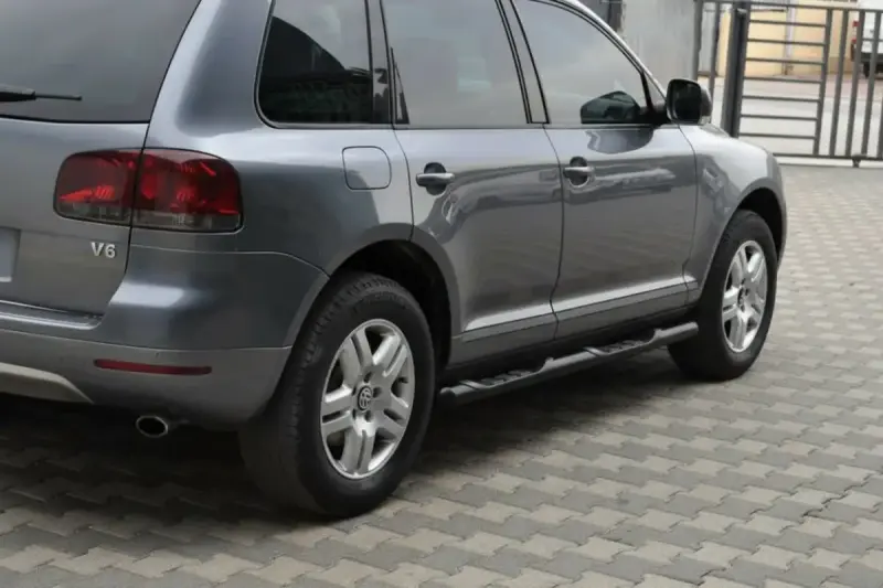 Бічні труби Black (2 шт., нерж) для Volkswagen Touareg 2002–2010