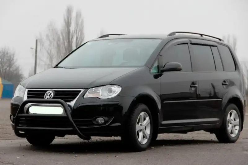 Кенгурятник WT022 Black (нерж) для Volkswagen Touran 2003–2010