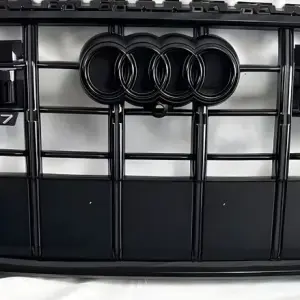 Передня решітка RSQ-Style (2020+, чорний глянець) для Audi Q7 2015–2026
