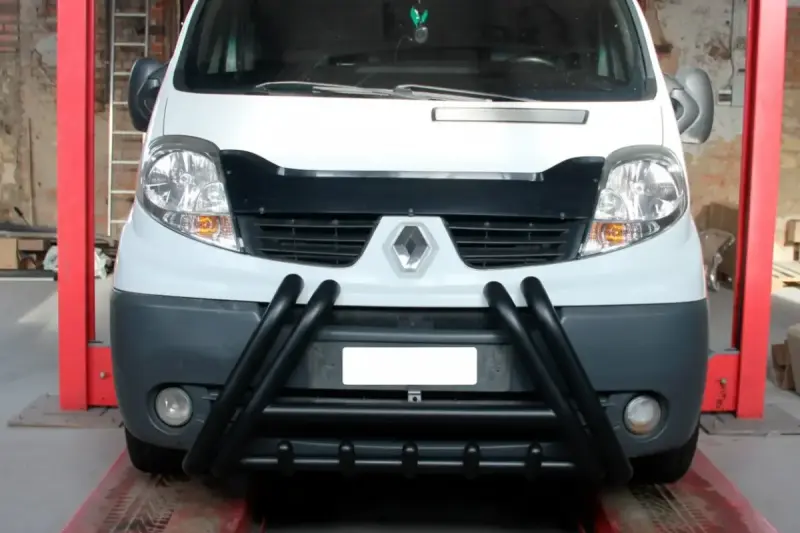 Кенгурятник F1-01 Black (нерж.) для Renault Trafic 2001–2015