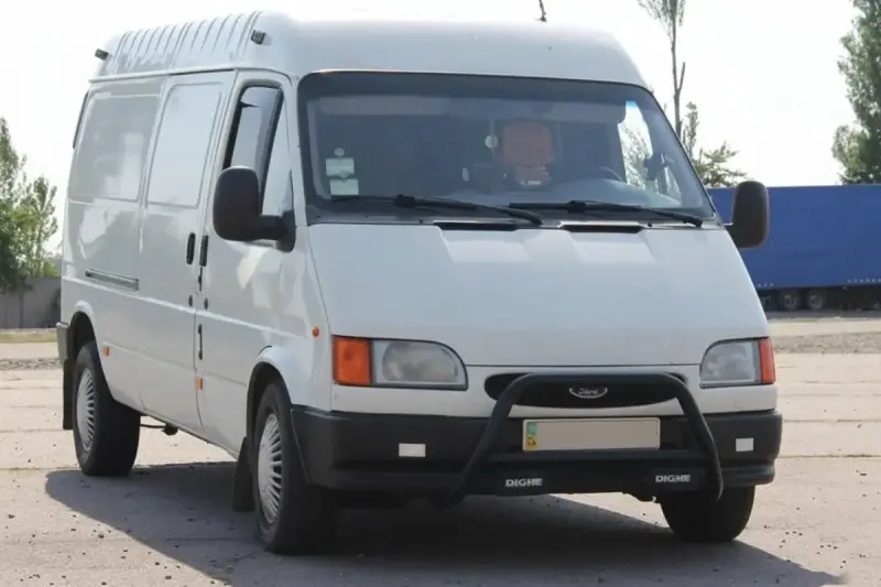Кенгурятник WT006 Black (нерж) для Ford Transit 1991–2000