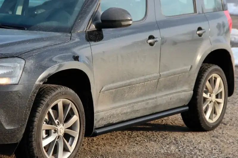 Бічні труби Black (2 шт., нерж) для Skoda Yeti 2009–2017