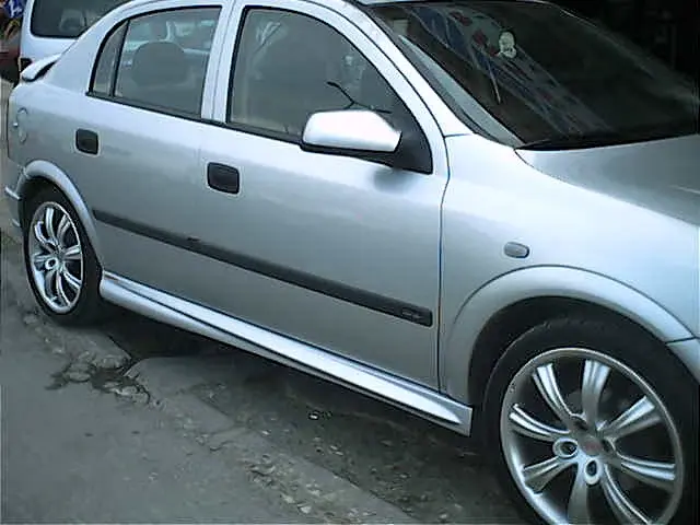 Бічні пороги Sedan (під фарбування) для Opel Astra G classic 1998–2012