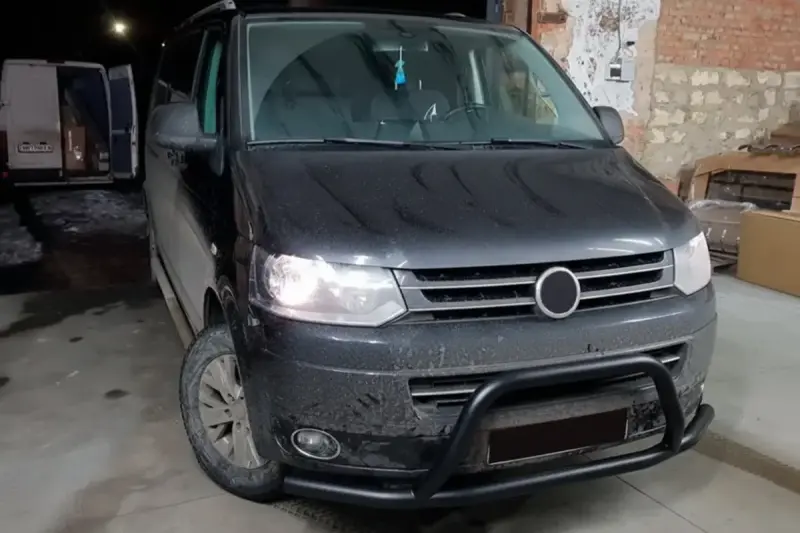 Кенгурятник WT006ST Black (нерж) для Volkswagen T5 2010–2015