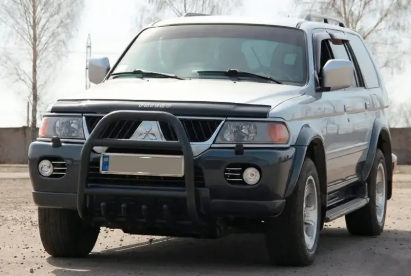 Кенгурятник QT007 Black (нерж) для Mitsubishi Pajero Sport 1996–2007