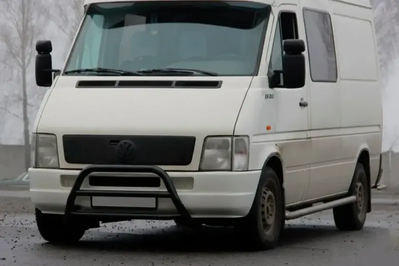 Кенгурятник WT022 Black (нерж) для Volkswagen LT 1995–2006