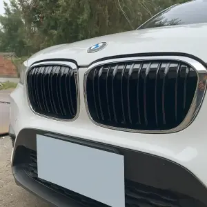 Ніздрі M-Look (2015-2019, чорний глянець з хром окантовкою) для BMW X1 F48 2015–2022