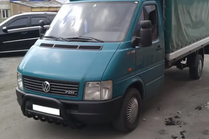 Кенгурятник WT002 Black (нерж) для Volkswagen LT 1995–2006