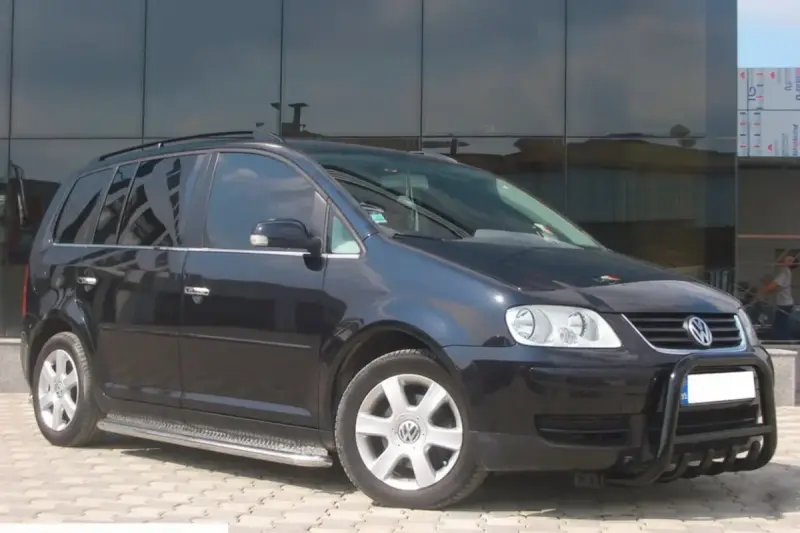 Кенгурятник QT006 Black (нерж) для Volkswagen Touran 2003–2010