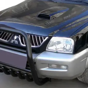 Кенгурятник QT007 Black (нерж.) для Mitsubishi L200 1996–2006