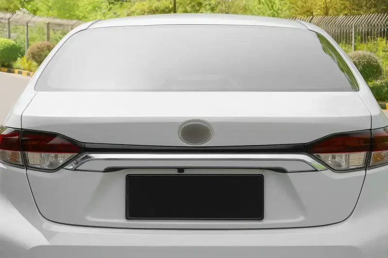 Хром планка над номером (нерж) для Toyota Corolla 2019–