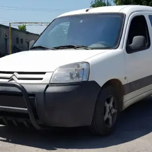 Кенгурятник WT003 Black (нерж) для Peugeot Partner 1996–2008