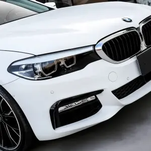 Ніздрі 1 Bar (2017-2020, чорний глянець з хром окантовкою) для BMW 5 серія G30/G31 2017–2023