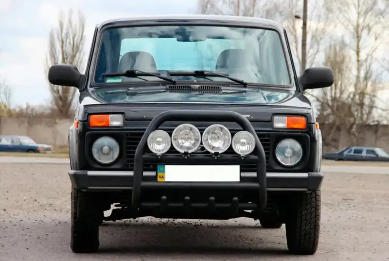 Кенгурятник QT007 Black (нерж.) для Lada Niva и Urban 1977–