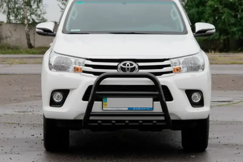 Кенгурятник QT006 Black (нерж.) для Toyota Hilux 2015–