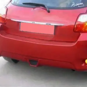 Накладка на задній бампер (під фарбування) для Toyota Auris 2007–2012
