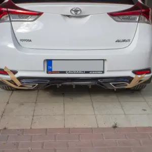 Дифузор на задній бампер (2016-2018, під фарбування) для Toyota Auris 2012–2018
