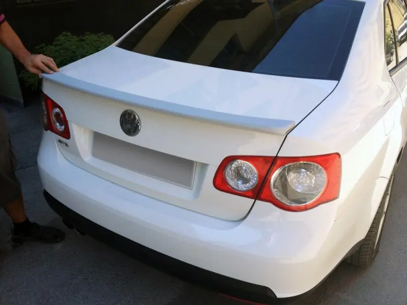 Спойлер (під фарбування) для Volkswagen Jetta 2006–2011