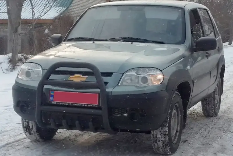 Кенгурятник QT007 Black (нерж) для Chevrolet Niva 1998–2020