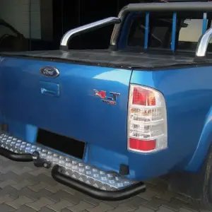 Задні кути AK003 Black (2 шт., нерж.) для Ford Ranger 2007–2011