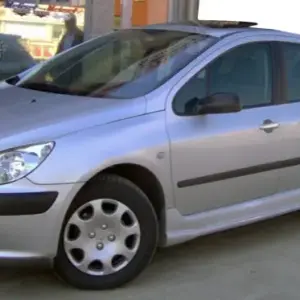 Бокові пороги (під фарбування) для Peugeot 307 2001–2008
