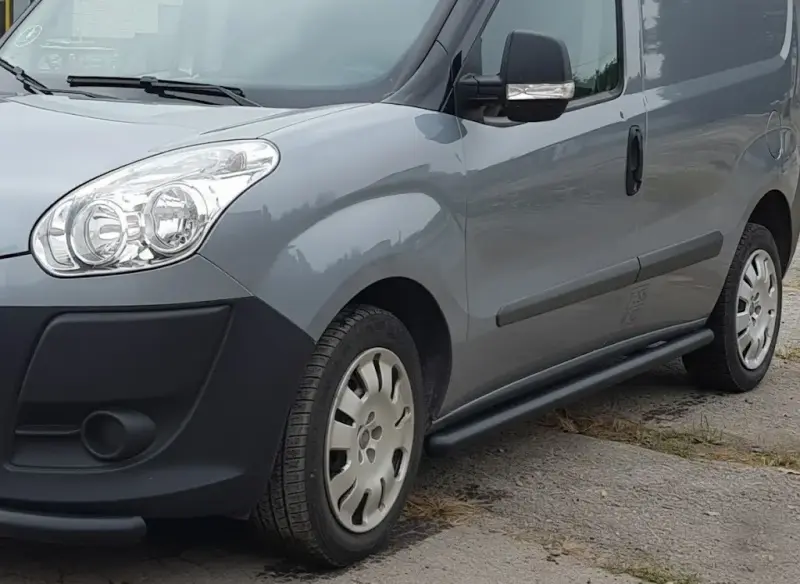 Бічні труби Black (2 шт., нерж.) для Fiat Doblo II 2010–2022