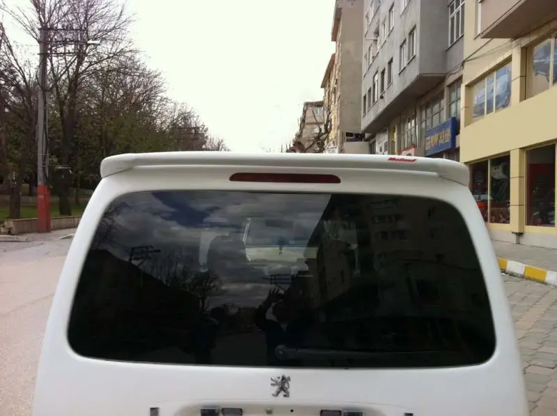 Спойлер anatomic (під фарбування) для Peugeot Partner 1996–2008