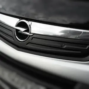 Зимова накладка на решітку 2007-2015 (V2, верхня) для Opel Vivaro 2001–2015