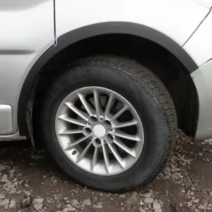 Накладки на колісні арки (4 шт, чорні) для Nissan Primastar 2002–2014