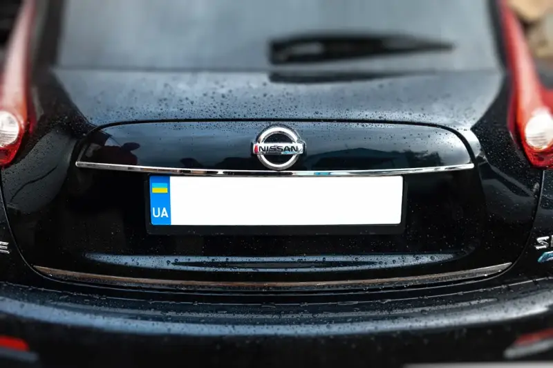 Хром планка над номером (нерж.) для Nissan Juke 2010–2019