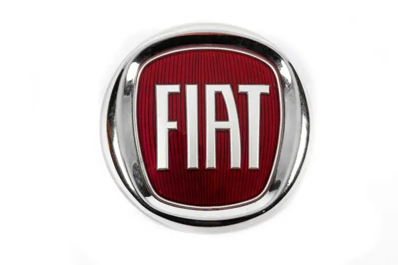 Емблема (Червоний, на штирі) для Fiat