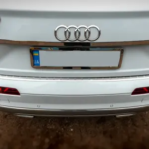 Хром планка над номером (нерж) для Audi Q7 2015–2026
