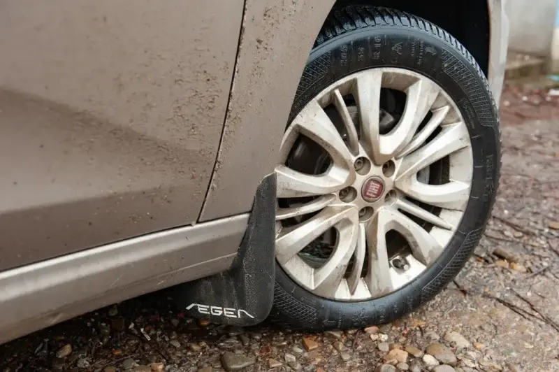Передні бризковики (2 шт.) для Fiat Tipo 2016–