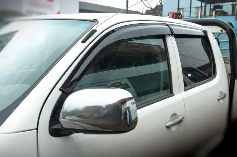 Вітровики (4 шт., Sunplex Sport) для Toyota Hilux 2006–2015
