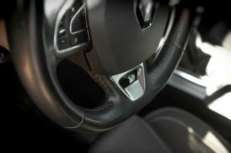 Накладка на кермо (нерж) для Renault Megane IV 2016–2025