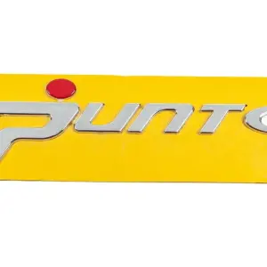Напис Punto для Grande (червона точка, 1518b) для Fiat Punto Grande/EVO 2006–2018
